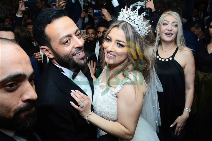 بالصور.. جنات ورامي جمال ودياب يشعلون زفاف "تامر عاشور" بالصور.. جنات ورامي جمال ودياب يشعلون زفاف "تامر عاشور"