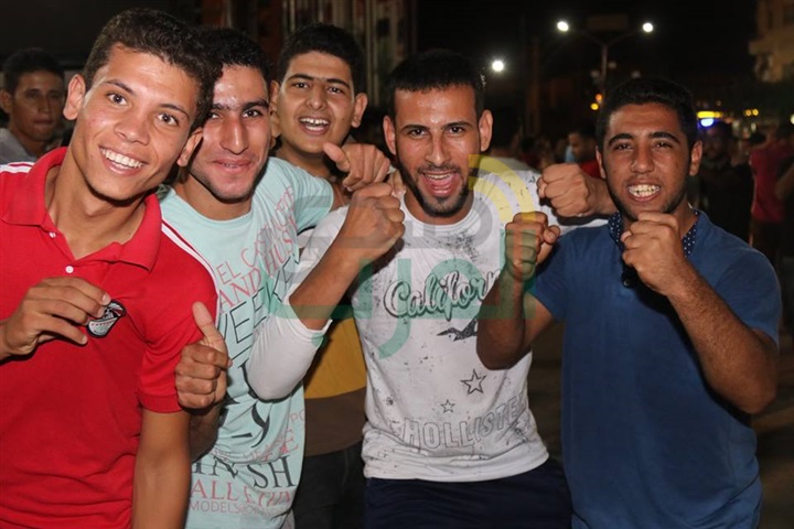 بالصور...محافظ كفر الشيخ يشارك الجماهير فرحة الصعود لكأس العالم