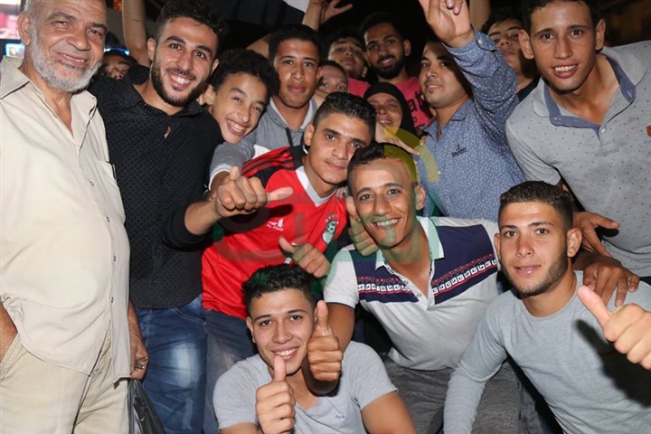 بالصور...محافظ كفر الشيخ يشارك الجماهير فرحة الصعود لكأس العالم