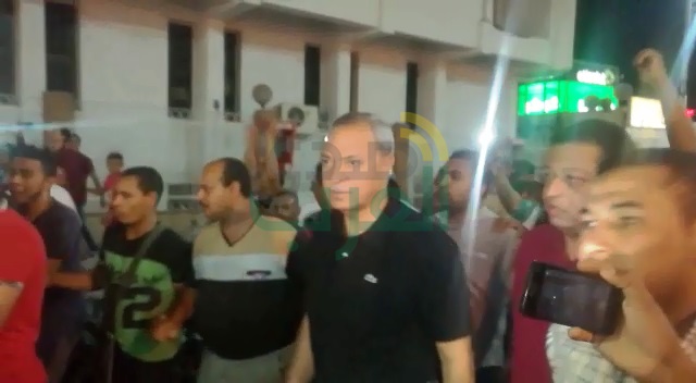 الهجان يشارك أهالي قنا في الاحتفال بتأهل منتخب مصر لكأس العالم