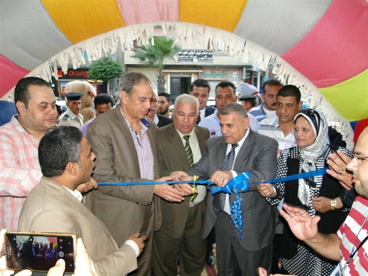 "اسمعونا" توزع 500 شنطة مدرسية بالبحيرة