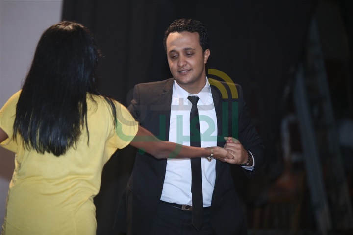 بالصور.. المخرج ياسر بدوي يواصل بروفات "إلعبي يا العاب"على مسرح الهوسابير بالصور.. المخرج ياسر بدوي يواصل بروفات "إلعبي يا العاب"على مسرح الهوسابير
