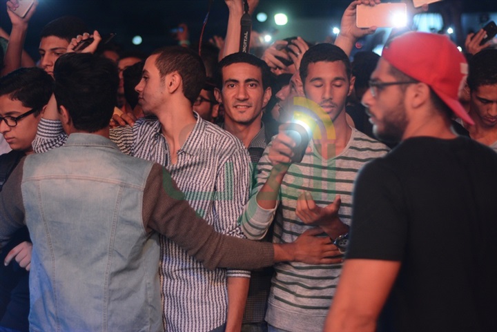 بالصور.. كايروكي وناتالي سابا يشعلان حفل الجامعة الكندية