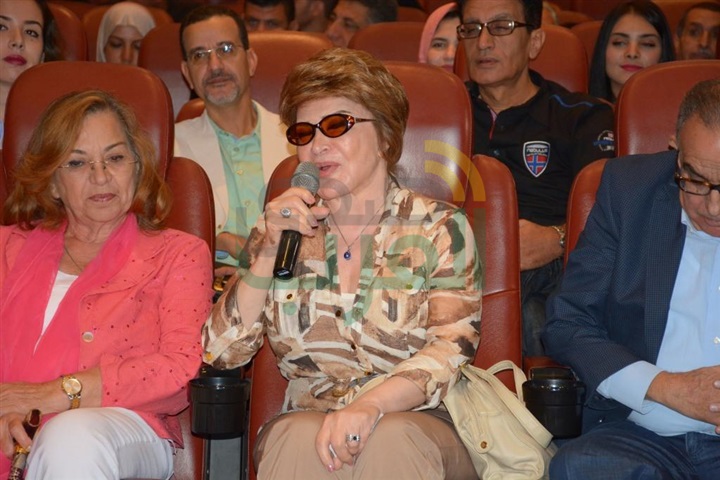 حسين فهمي: لابد من إعادة التفكير في صناعة السينما بدعم الدولة