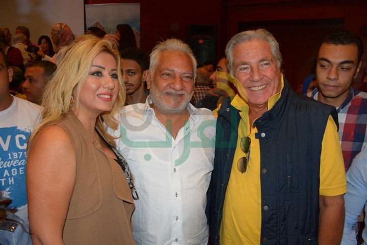 حسين فهمي: لابد من إعادة التفكير في صناعة السينما بدعم الدولة