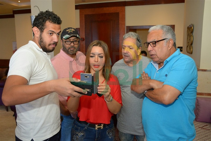 بالصور.. فنانو سوريا بمهرجان الإسكندرية يتابعون مباراة منتخبهم أمام أستراليا بالصور.. فنانو سوريا بمهرجان الإسكندرية يتابعون مباراة منتخبهم أمام أستراليا