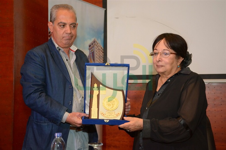 بالصور.. بدء ندوة محفوظ عبد الرحمن على هامش مهرجان الإسكندرية