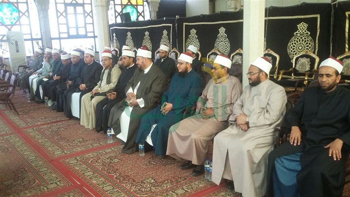 " وكيل أوقاف الإسكندرية يجتمع بحملة الماجستير والدكتوراة "