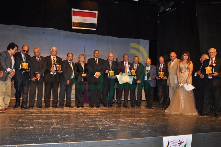 بالصور.. المهرجان الأول بالشباب تحيا الأمم تكرم أبطال أكتوبر وأبطال فيلم أسد سيناء بالصور.. المهرجان الأول بالشباب تحيا الأمم تكرم أبطال أكتوبر وأبطال فيلم أسد سيناء