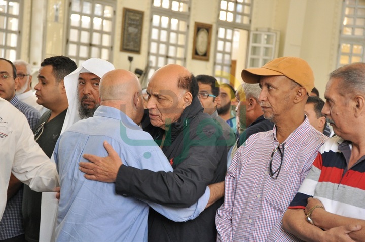 مصطفى قمر وعادل حسني وهاني خليفه فى وداع المخرج محمد راضي مصطفى قمر وعادل حسني وهاني خليفه فى وداع المخرج محمد راضي