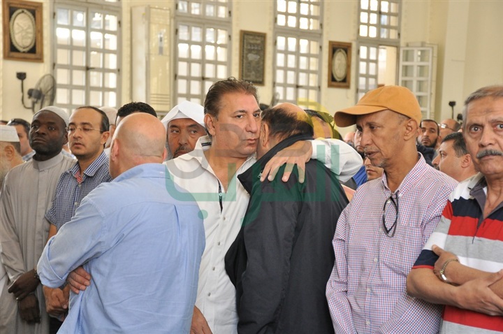 مصطفى قمر وعادل حسني وهاني خليفه فى وداع المخرج محمد راضي مصطفى قمر وعادل حسني وهاني خليفه فى وداع المخرج محمد راضي