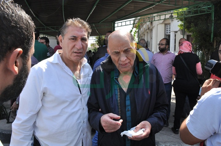 مصطفى قمر وعادل حسني وهاني خليفه فى وداع المخرج محمد راضي مصطفى قمر وعادل حسني وهاني خليفه فى وداع المخرج محمد راضي