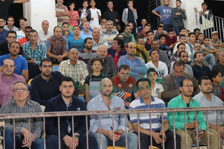 بالصور.. محافظ كفر الشيخ يشهد مباراة فوز الفريق الأول على بلدية المحلة