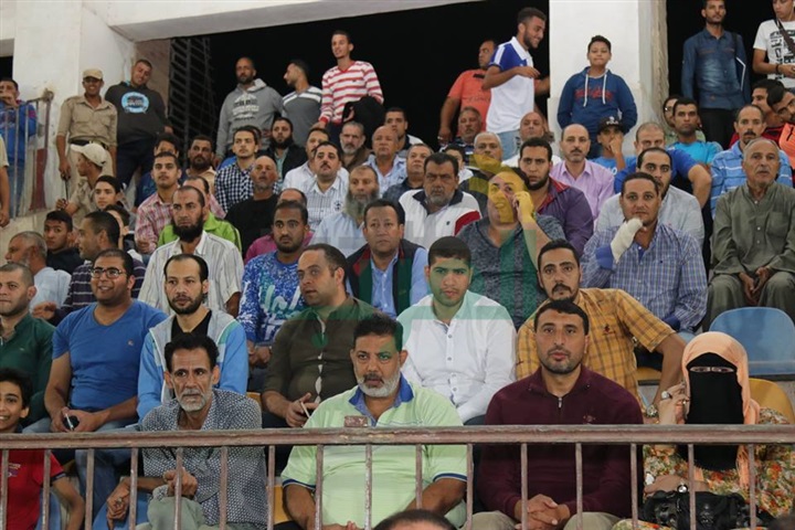 بالصور.. محافظ كفر الشيخ يشهد مباراة فوز الفريق الأول على بلدية المحلة