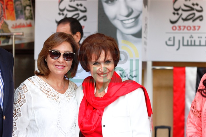 سميرة أحمد تتبرع بمقتنياتها لصالح صندوق "تحيا مصر" سميرة أحمد تتبرع بمقتنياتها لصالح صندوق "تحيا مصر"