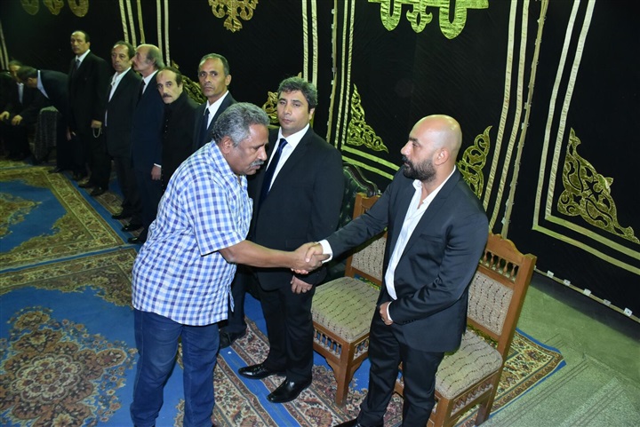 بالصور.. بدء عزاء المخرج محمد راضي بمسجد عمر مكرم