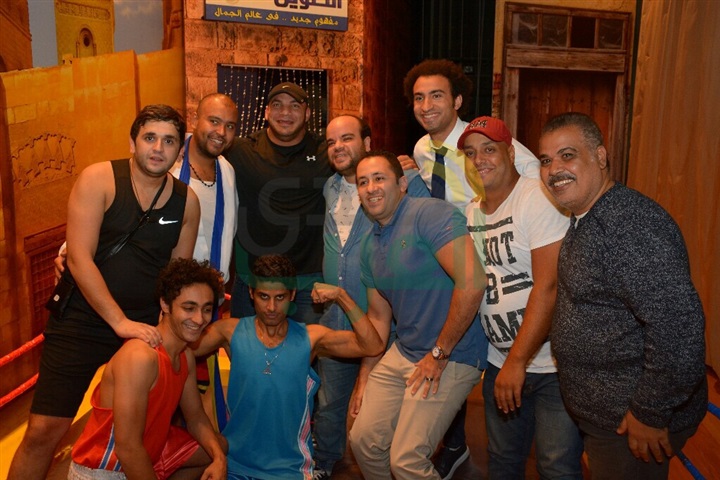 بالصور.. نجوم مسرح مصر يستقبلون "البيج رامي بطل العالم في كمال الأجسام بالصور.. نجوم مسرح مصر يستقبلون "البيج رامي بطل العالم في كمال الأجسام