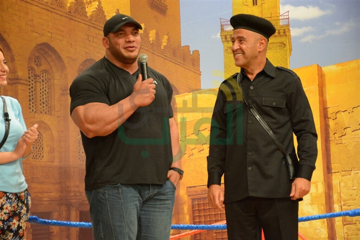 بالصور.. نجوم مسرح مصر يستقبلون "البيج رامي بطل العالم في كمال الأجسام بالصور.. نجوم مسرح مصر يستقبلون "البيج رامي بطل العالم في كمال الأجسام