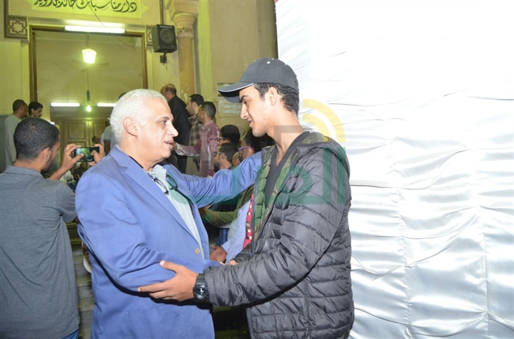 بالصور.. انتهاء عزاء شقيق سليمان عيد بحضور نجوم الفن بالصور.. انتهاء عزاء شقيق سليمان عيد بحضور نجوم الفن