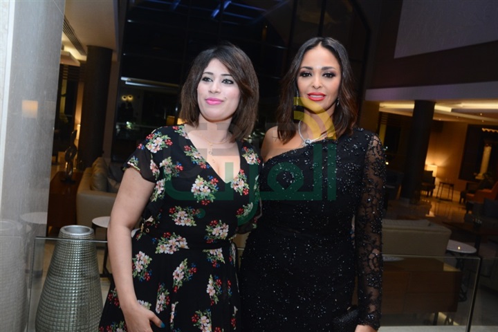 بالصور.. فنانون وسياسيون وإعلاميون يحتفلون بزفاف ابنة إيناس الدغيدي بالصور.. فنانون وسياسيون وإعلاميون يحتفلون بزفاف ابنة إيناس الدغيدي