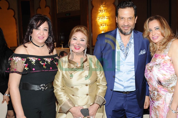 بالصور.. تكريم حسين فهمي ومنحه جائزة الليونز العالمية بالصور.. تكريم حسين فهمي ومنحه جائزة الليونز العالمية