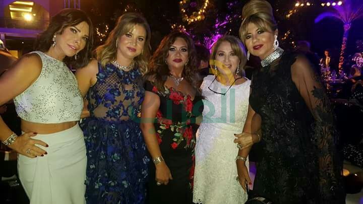 بالصور.. فنانون وسياسيون وإعلاميون يحتفلون بزفاف ابنة إيناس الدغيدي بالصور.. فنانون وسياسيون وإعلاميون يحتفلون بزفاف ابنة إيناس الدغيدي
