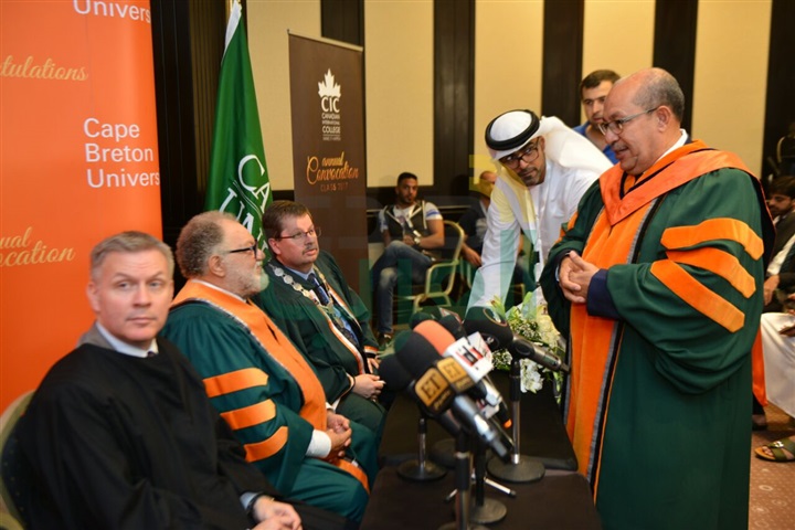 بالصور.. الدكتوراه لحسين الجسمي و يحي الفخراني في حفل تخرج "clc" بالصور.. الدكتوراه لحسين الجسمي و يحي الفخراني في حفل تخرج "clc"