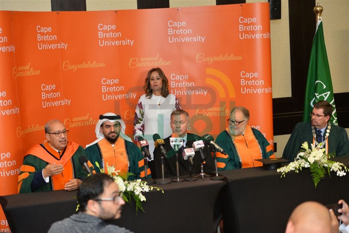 بالصور.. الدكتوراه لحسين الجسمي و يحي الفخراني في حفل تخرج "clc" بالصور.. الدكتوراه لحسين الجسمي و يحي الفخراني في حفل تخرج "clc"