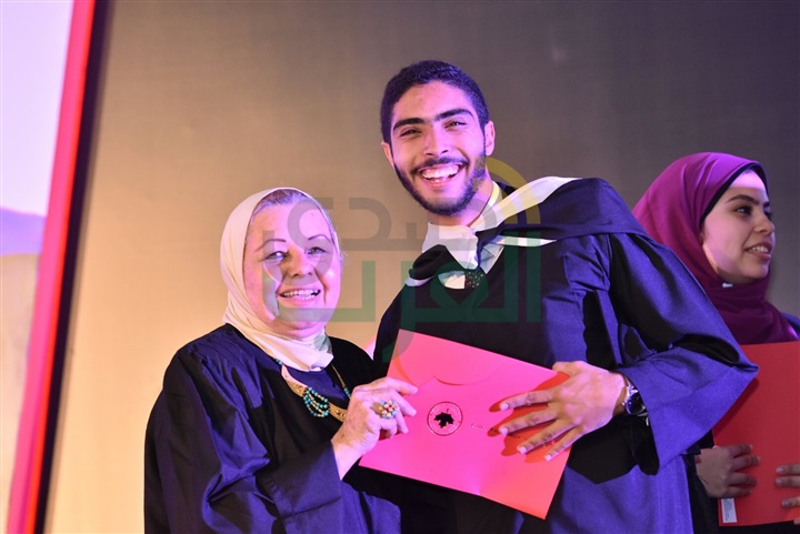 بالصور.. حسين الجاسمي ويحيى الفخراني ومحمد صبحي يشهدون تخريج الدفعة العاشرة من الجامعة الكندية بالصور.. حسين الجاسمي ويحيى الفخراني ومحمد صبحي يشهدون تخريج الدفعة العاشرة من الجامعة الكندية