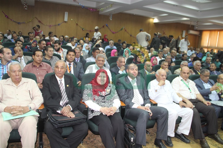 بالصور.. رئيس جامعة كفر الشيخ يفتتح المؤتمر الحادي عشر لتربية النبات