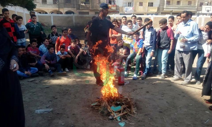 بالصور..تدريب عملي لطلاب مدارس غرب كفر الشيخ علي إطفاء الحرائق