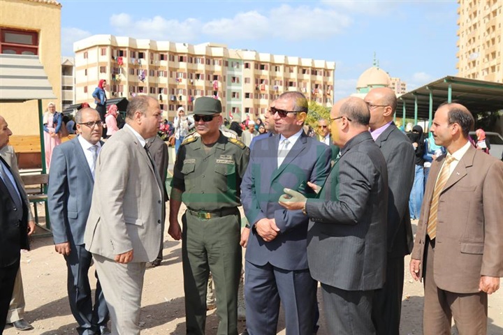 بالفيديو والصور.. محافظ كفر الشيخ يكرم أوائل "الدراسات الإسلامية" بنات