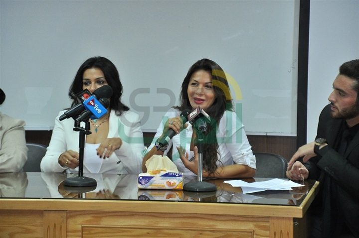 بالصور.. تكريم آسر ياسين و نجلاء بدرة من جامعة "الأهرام الكندية" بالصور.. تكريم آسر ياسين و نجلاء بدرة من جامعة "الأهرام الكندية"