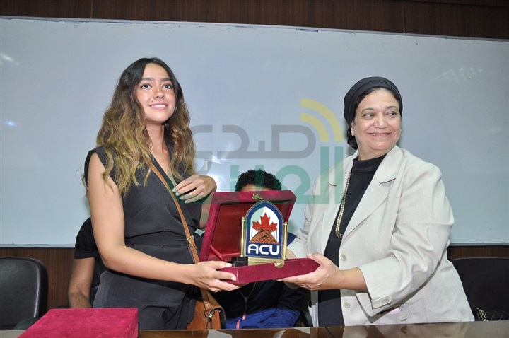 بالصور.. تكريم آسر ياسين و نجلاء بدرة من جامعة "الأهرام الكندية" بالصور.. تكريم آسر ياسين و نجلاء بدرة من جامعة "الأهرام الكندية"