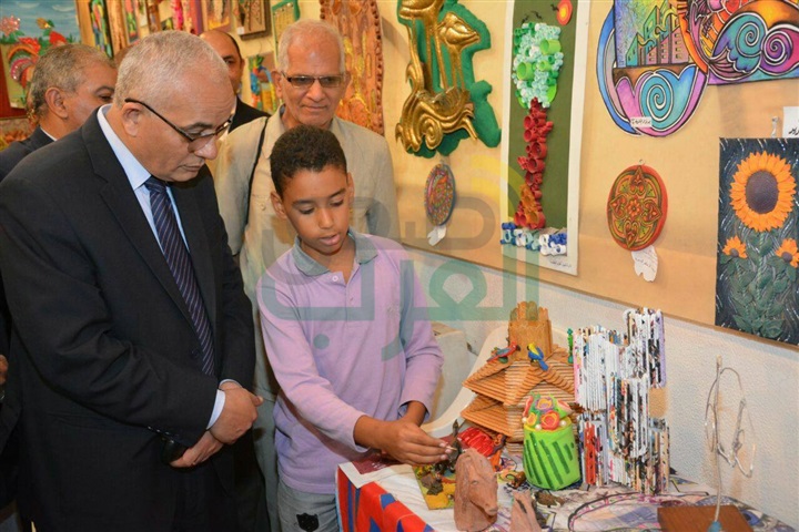 التعليم تفتتح معرض للتربية الفنية بديوان عام الوزارة