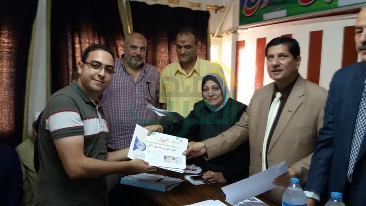 ‎ بالصوروالأسماء.. وكيل تعليم كفر الشيخ يكرم 14 طالب من أوائل الجمهورية في الثانوية والدبلومات الفنية