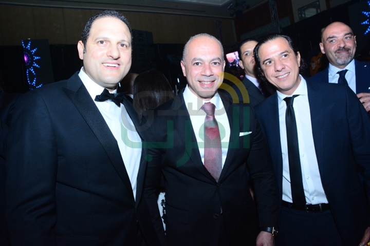 بالصور.. عمرو دياب يشعل حفل زفاف تامر عبد المنعم وأمنية الطوخي بالصور.. عمرو دياب يشعل حفل زفاف تامر عبد المنعم وأمنية الطوخي