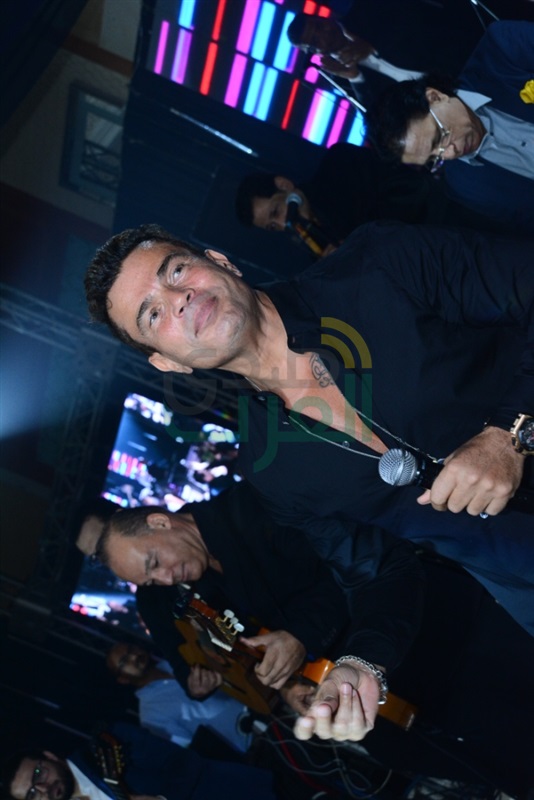 بالصور.. عمرو دياب يشعل حفل زفاف تامر عبد المنعم وأمنية الطوخي بالصور.. عمرو دياب يشعل حفل زفاف تامر عبد المنعم وأمنية الطوخي