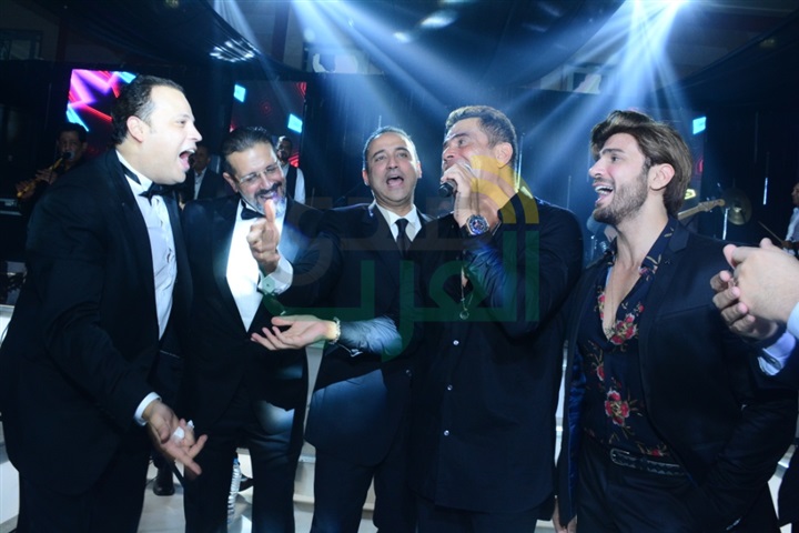 بالصور.. عمرو دياب يشعل حفل زفاف تامر عبد المنعم وأمنية الطوخي بالصور.. عمرو دياب يشعل حفل زفاف تامر عبد المنعم وأمنية الطوخي