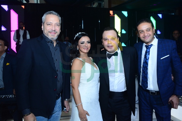 بالصور.. عمرو دياب يشعل حفل زفاف تامر عبد المنعم وأمنية الطوخي بالصور.. عمرو دياب يشعل حفل زفاف تامر عبد المنعم وأمنية الطوخي