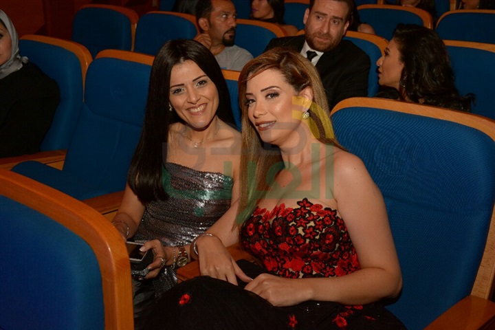 بالصور.. إلهام شاهين وعزت العلايلي يحصلان على جائزة الاستحقاق في أوسكار السينما العربية بالصور.. إلهام شاهين وعزت العلايلي يحصلان على جائزة الاستحقاق في أوسكار السينما العربية