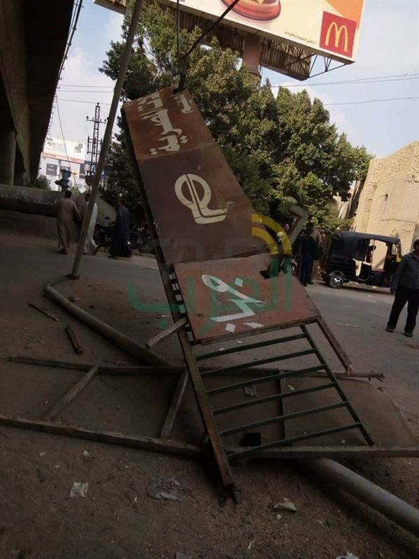  ننشر صور حادث سقوط سيارتين من أعلى محور 26 يوليو