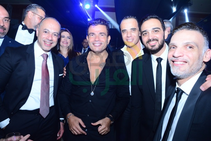 بالصور.. عمرو دياب يشعل حفل زفاف تامر عبد المنعم وأمنية الطوخي بالصور.. عمرو دياب يشعل حفل زفاف تامر عبد المنعم وأمنية الطوخي