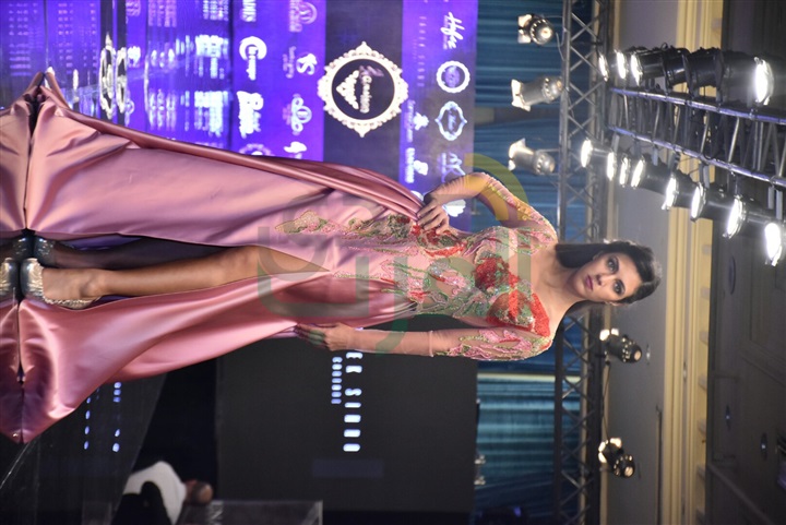 بالصور.. تكريم نجوم ونجمات الفن بحفل "cairo winter fashion show" الموسم الرابع بالصور.. تكريم نجوم ونجمات الفن بحفل "cairo winter fashion show" الموسم الرابع
