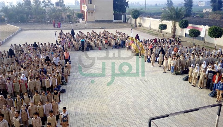 بالصور.. طلاب كفر الشيخ يقفون دقيقة حداد على أرواح الشهداء