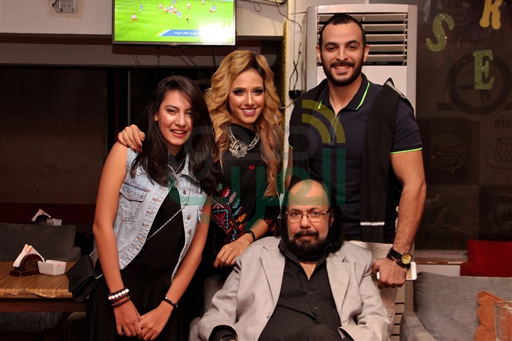 بالصور.. طلعت زكريا يحتفل مع ابنته ايمي بعيد ميلادها بحفل خاص بالمهندسين بالصور.. طلعت زكريا يحتفل مع ابنته ايمي بعيد ميلادها بحفل خاص بالمهندسين