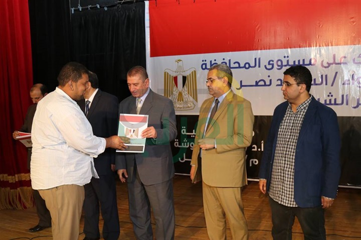 محافظ كفرالشيخ ومدير الأمن يكرمان 80 صيادًا متميزًا من أبناء البرلس