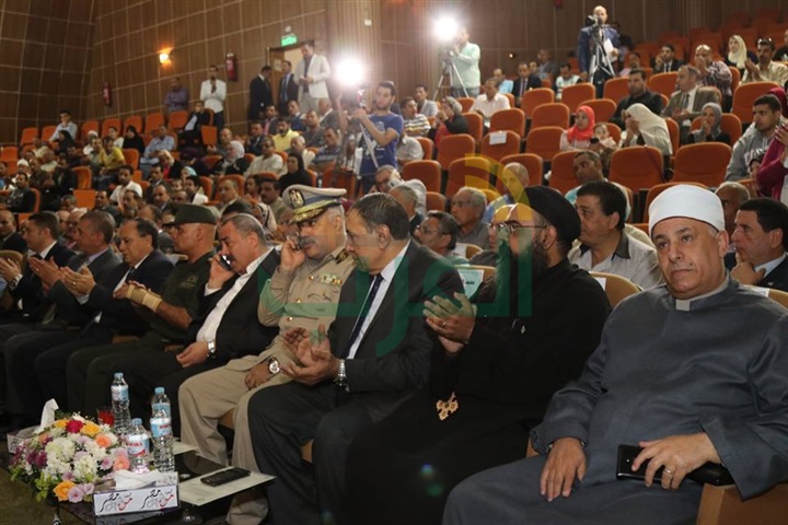 محافظ كفرالشيخ ومدير الأمن يكرمان 80 صيادًا متميزًا من أبناء البرلس