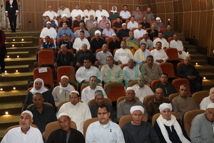 محافظ كفرالشيخ ومدير الأمن يكرمان 80 صيادًا متميزًا من أبناء البرلس