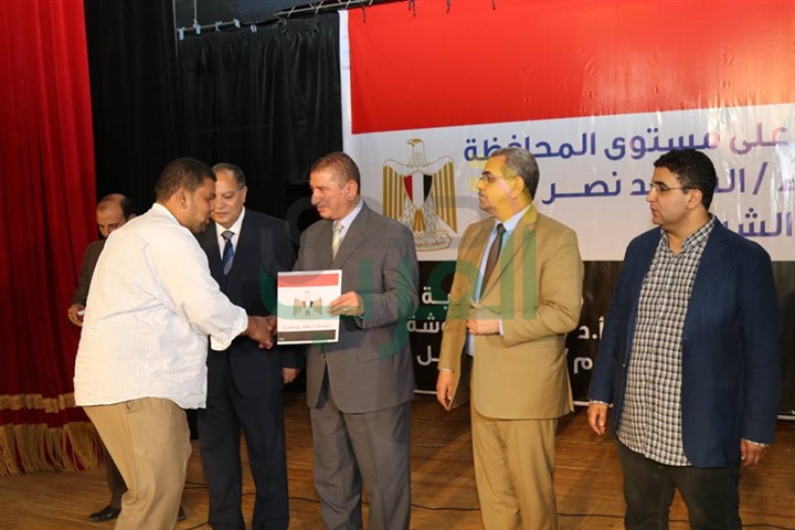 محافظ كفرالشيخ ومدير الأمن يكرمان 80 صيادًا متميزًا من أبناء البرلس